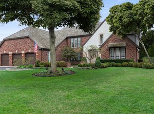 2403 Saranac Ln, Glenview, IL 60026