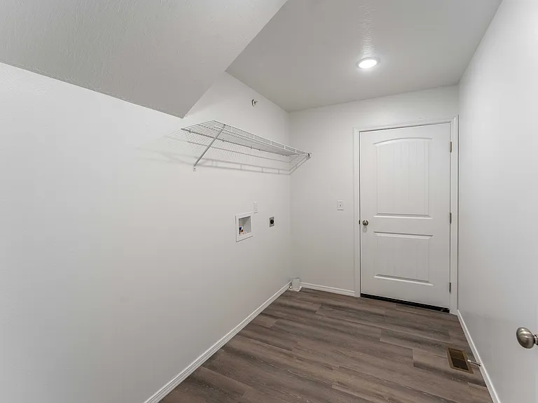 Oakwood Heights Townhomes — Photo 40