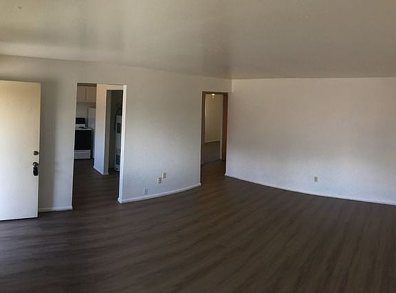 3rd image of 1876 Westview Cir APT 35