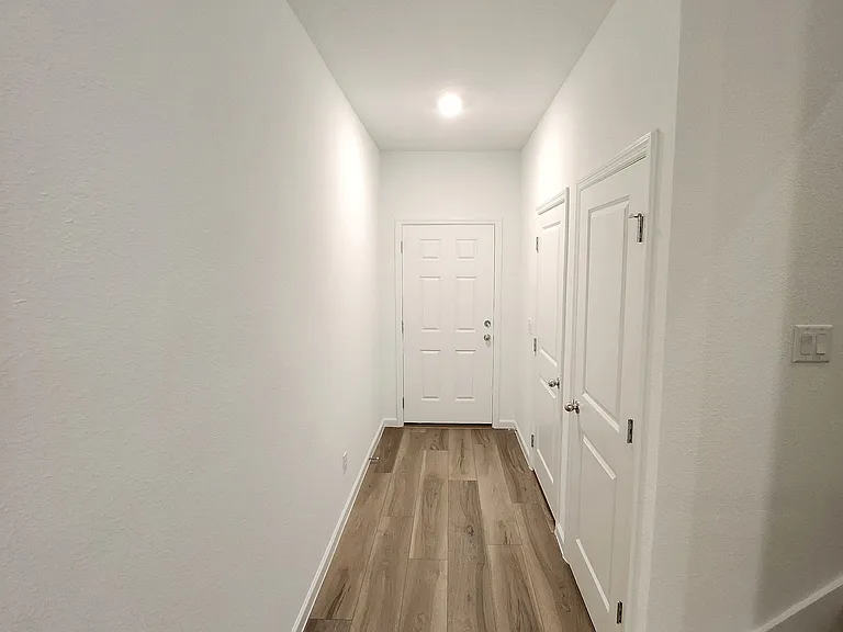 717 Holly Lakes Dr — Photo 6