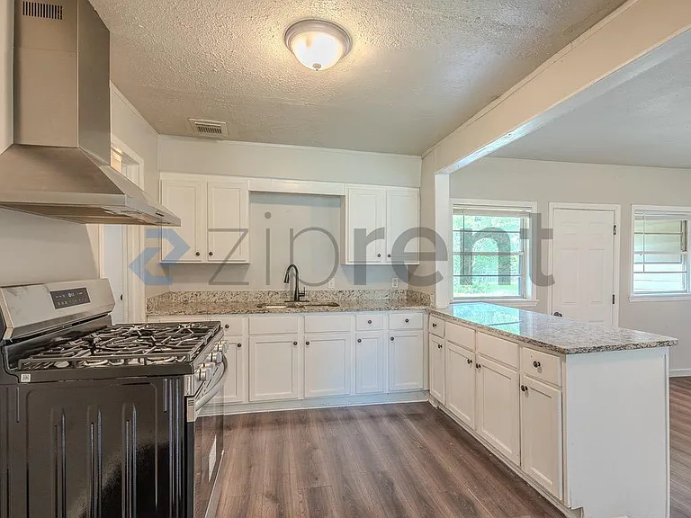 5818 Glenhurst Dr — Photo 9