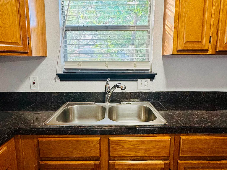 5206 Pond Lake Dr #2 — Photo 37