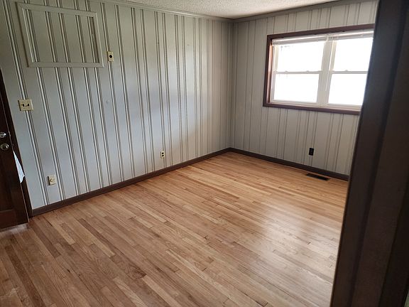4th image of 6911 Hickory View Ln