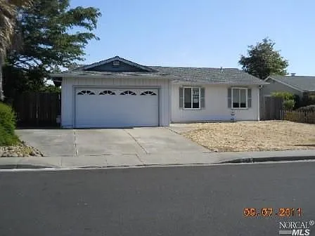 546 Silver Lake Dr photo 1