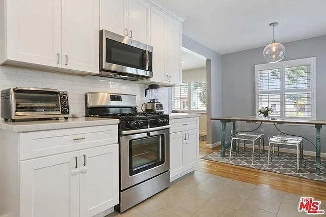 8335 Holy Cross Pl — Photo 8