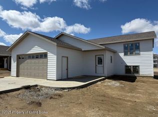 3311 Lyons Ave, Dickinson, ND 58601