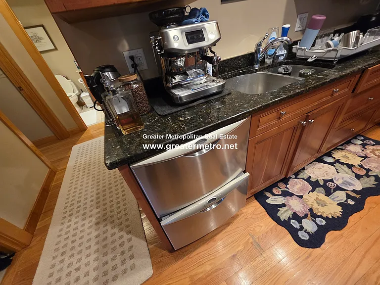 23 Henchman St #2R — Photo 2