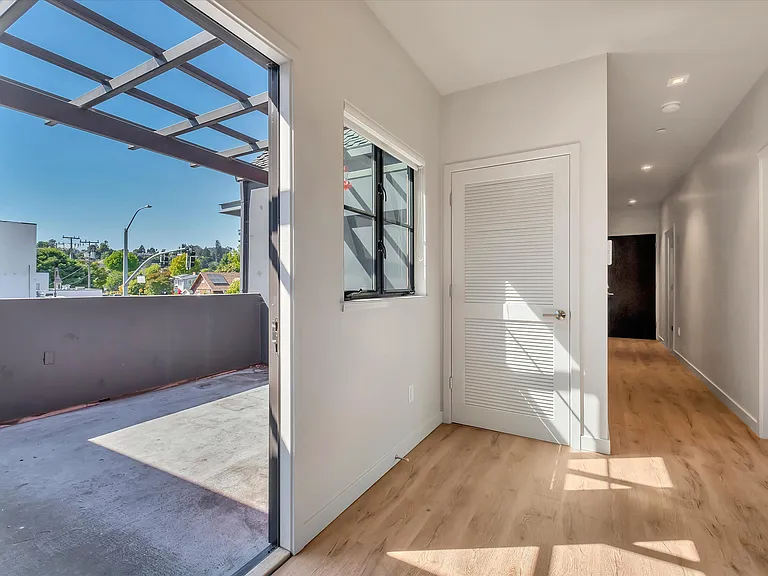 Upscale Westside Living! Spacious 2BD/2BA Above Copal Restaurant — Photo 23