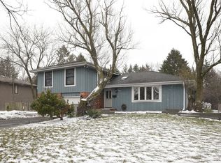 5401 Arlington Dr E, Hanover Park, IL 60133