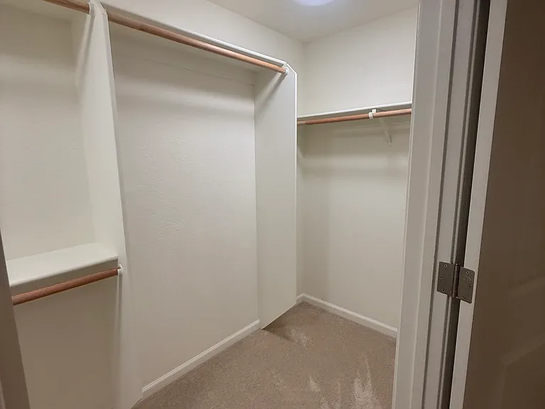 Diamond Creek Condominiums/ Apartments — Photo 16