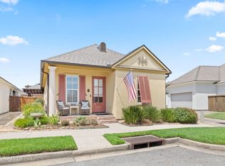 121 Barton Ter, Youngsville, LA 70592
