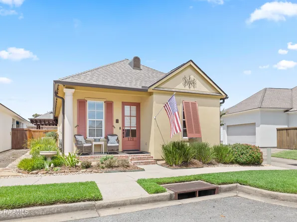 121 Barton Ter, Youngsville, LA 70592