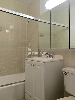 Rented by Manhattan Connection | media 16