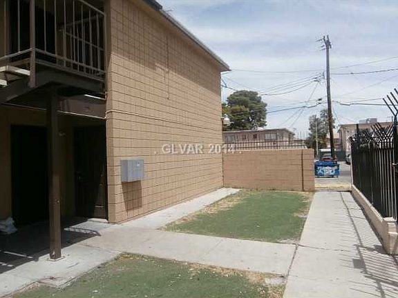 3rd image of 2933 Elm Ave APT 1