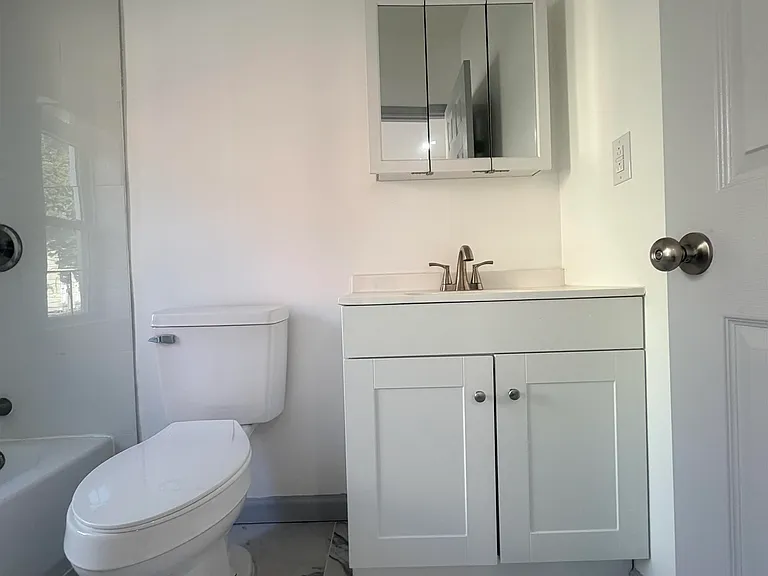 124 Winfield Ave #1 — Photo 8
