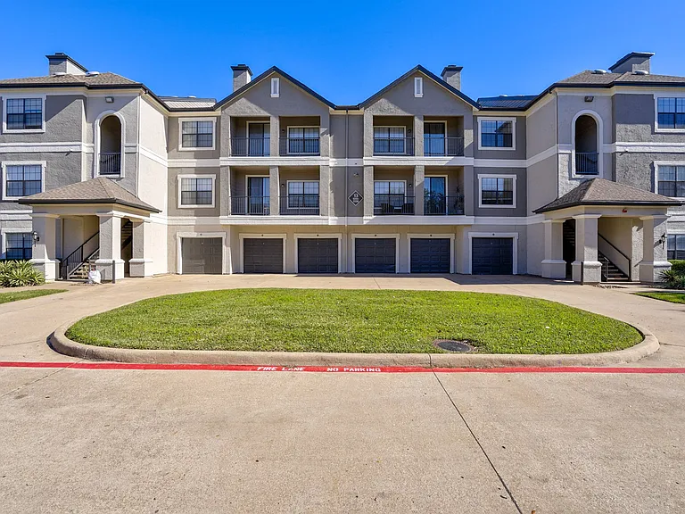 Saxony at Chase Oaks Apartments — Photo 39