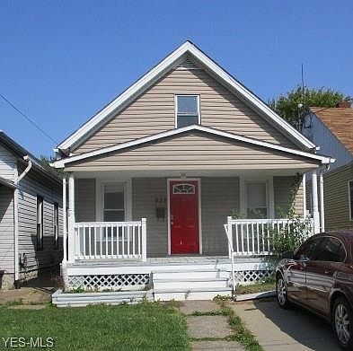 1st image of 932 W 22nd St