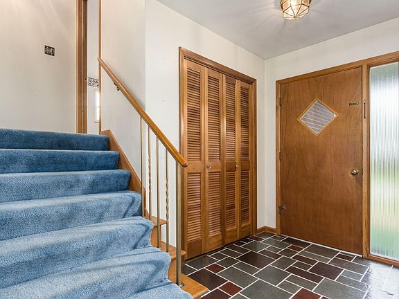 4th image of 3799 Darbyshire Dr