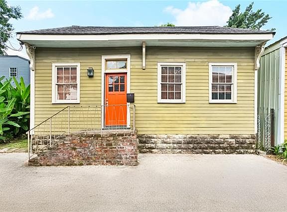 2nd image of 614 General Pershing St