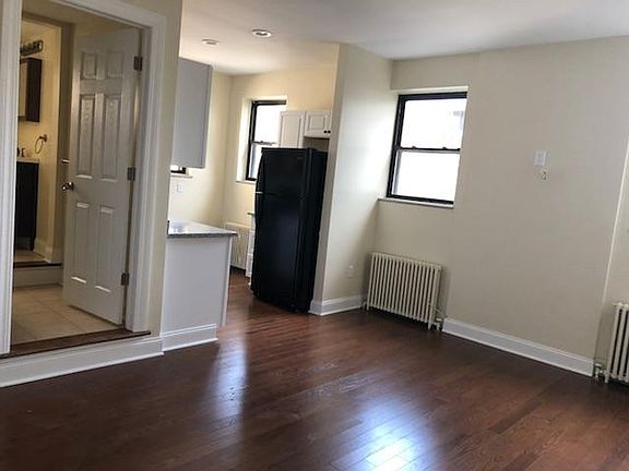4th image of 23 Bryant St #1