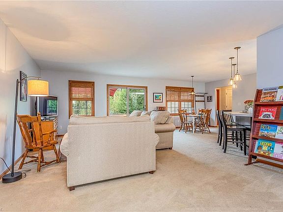 4th image of 909 Glenview Dr