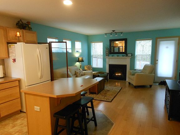 4th image of 3206 6th Ave NW