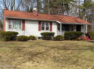 166 Valley Rd, Schenectady, NY 12309