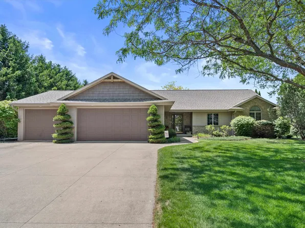 3803 N Cripple Creek Dr, Appleton, WI 54913