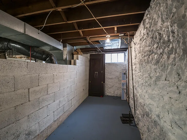 1378 Fontaine Rd — Photo 36