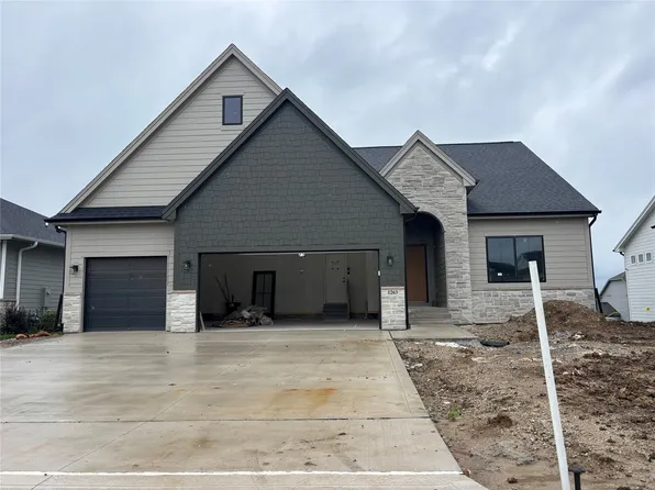 1263 S 92nd St, West Des Moines, IA 50266