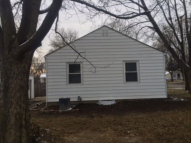 2nd image of 1115 NE 43rd St