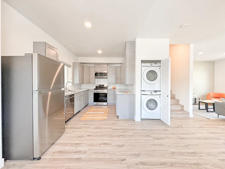 1743 Armacost Ave — Photo 23