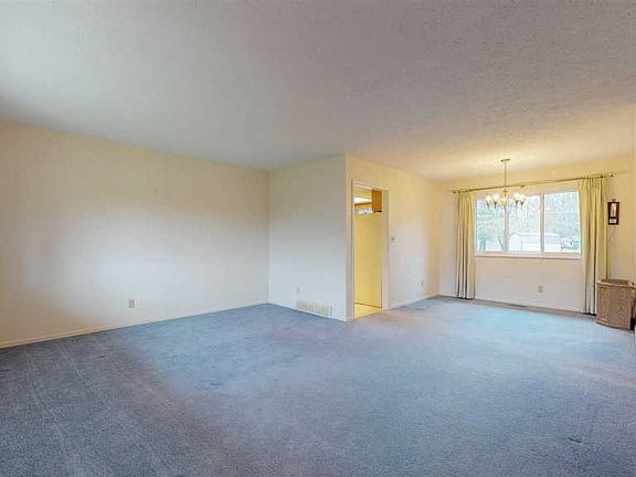 4th image of 1518 Crestwood Ln
