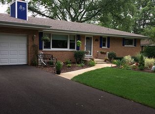 23W055 Tamarack Dr, Glen Ellyn, IL