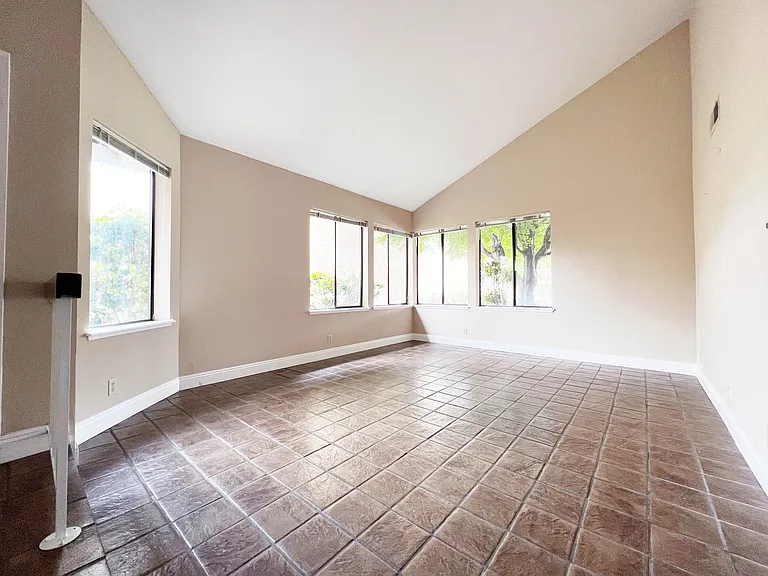 2477 Wooding Ct — Photo 6