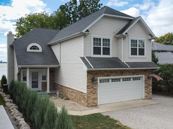 4292 S Memorial Shoreway Dr, Lakeside Marblehead, OH 43440