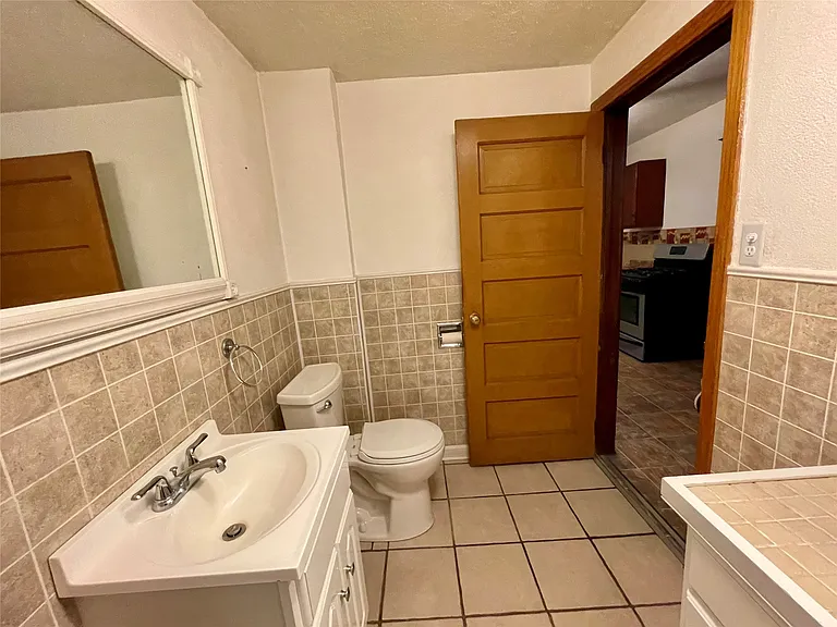 112 N Roosevelt Ave — Photo 15