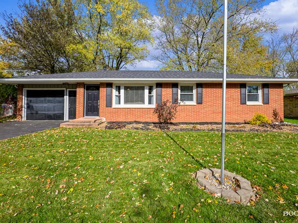 120 Terry Dr, Sugar Grove, IL 60554