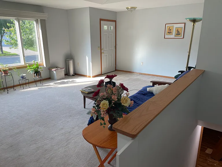 818 Twin Pines Dr — Photo 2