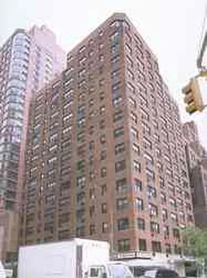 Rented by Corcoran | media 52