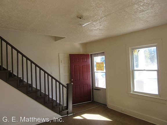 3rd image of 1347 Oakdale Ave