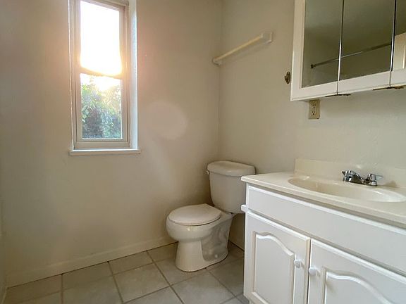 5th image of 521 Isabella St #309