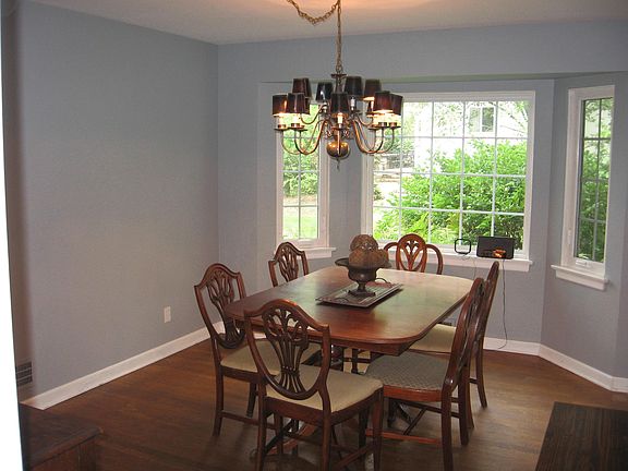 3rd image of 628 Marburn Dr