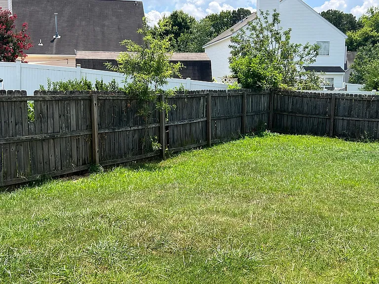 1111 Delander Ln — Photo 17