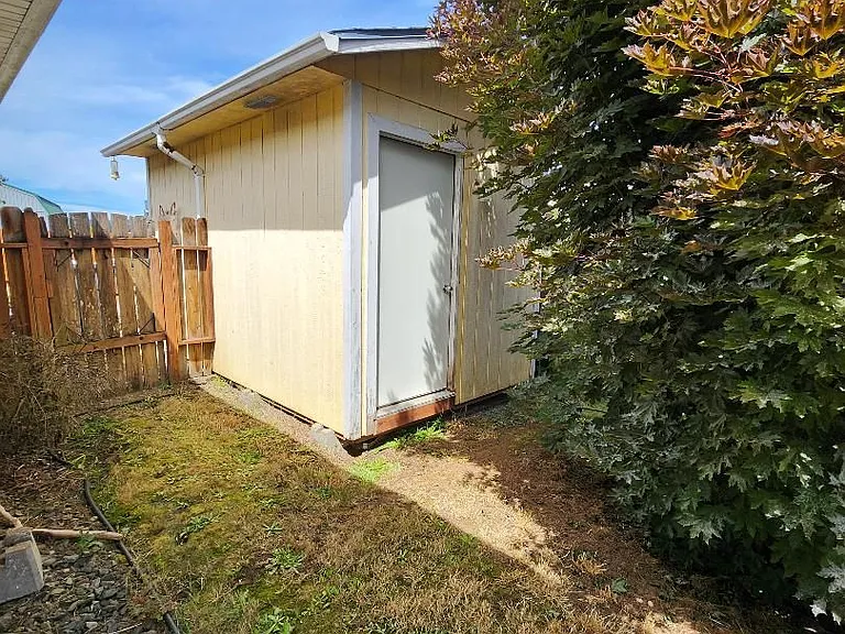 2262 Ironwood St — Photo 20