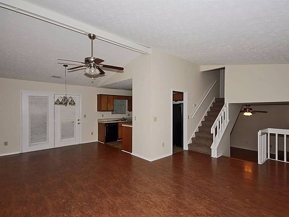 4th image of 3061 Eastland Way