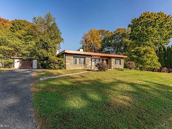 3rd image of 107 Broadview Rd