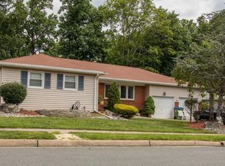 13 1/2 Paris Ave, Edison, NJ 08820
