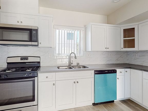 3rd image of 307 Rosemont Ave #1/2