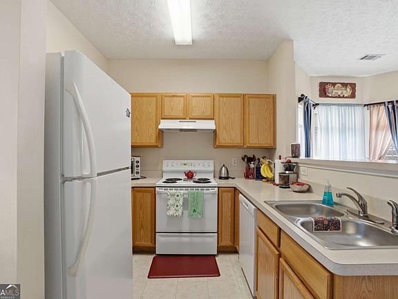 3rd image of 79 Timber Ridge Dr